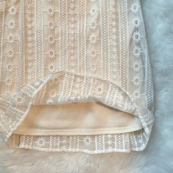 Adiva Cream 2pc. Lace Tank Top with Cami - Picture 4 of 6